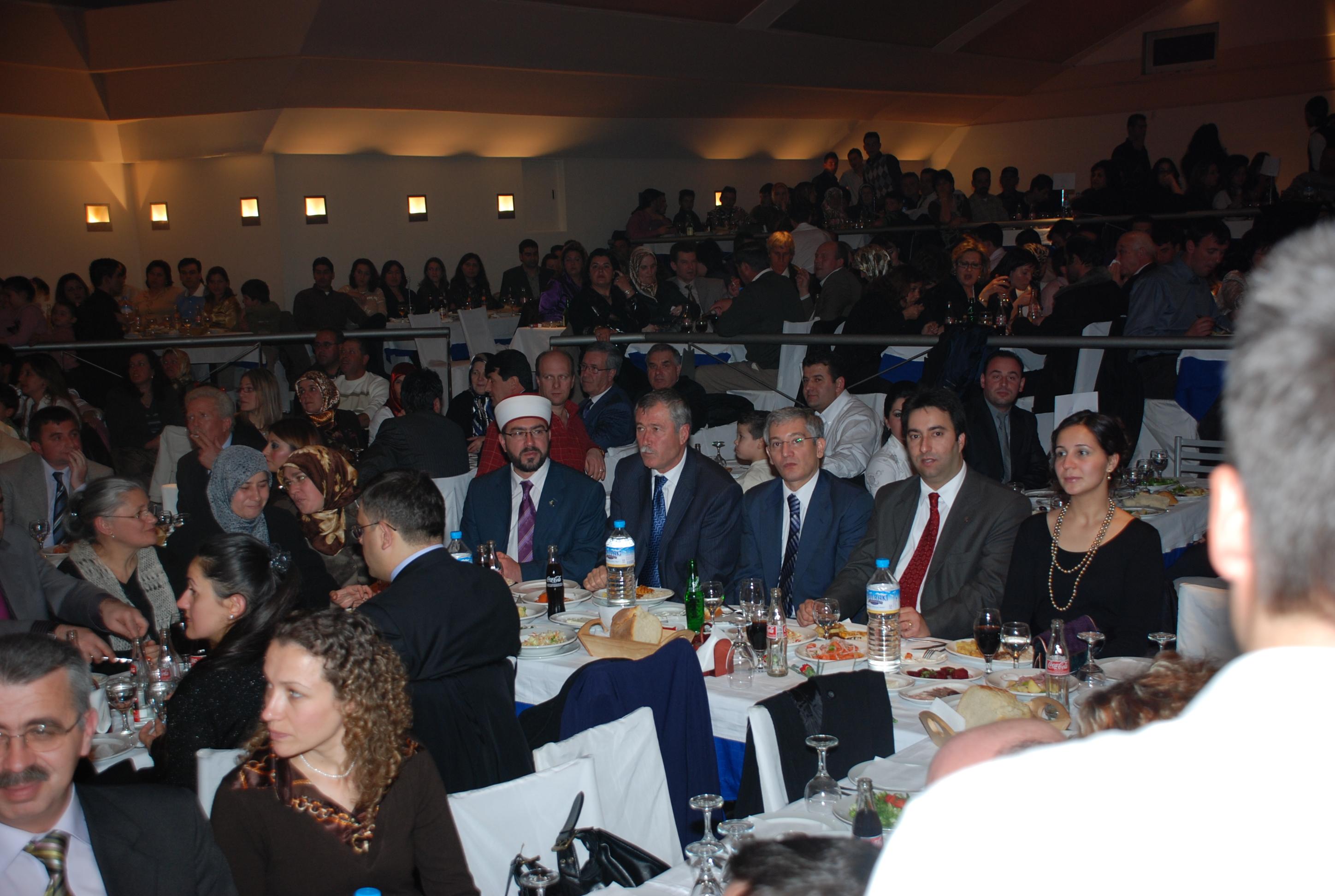 İSKEÇE TÜRK BİRLİĞİ’NİN GELENEKSEL “AİLE GECESİ” GERÇEKLEŞTİRİLDİ